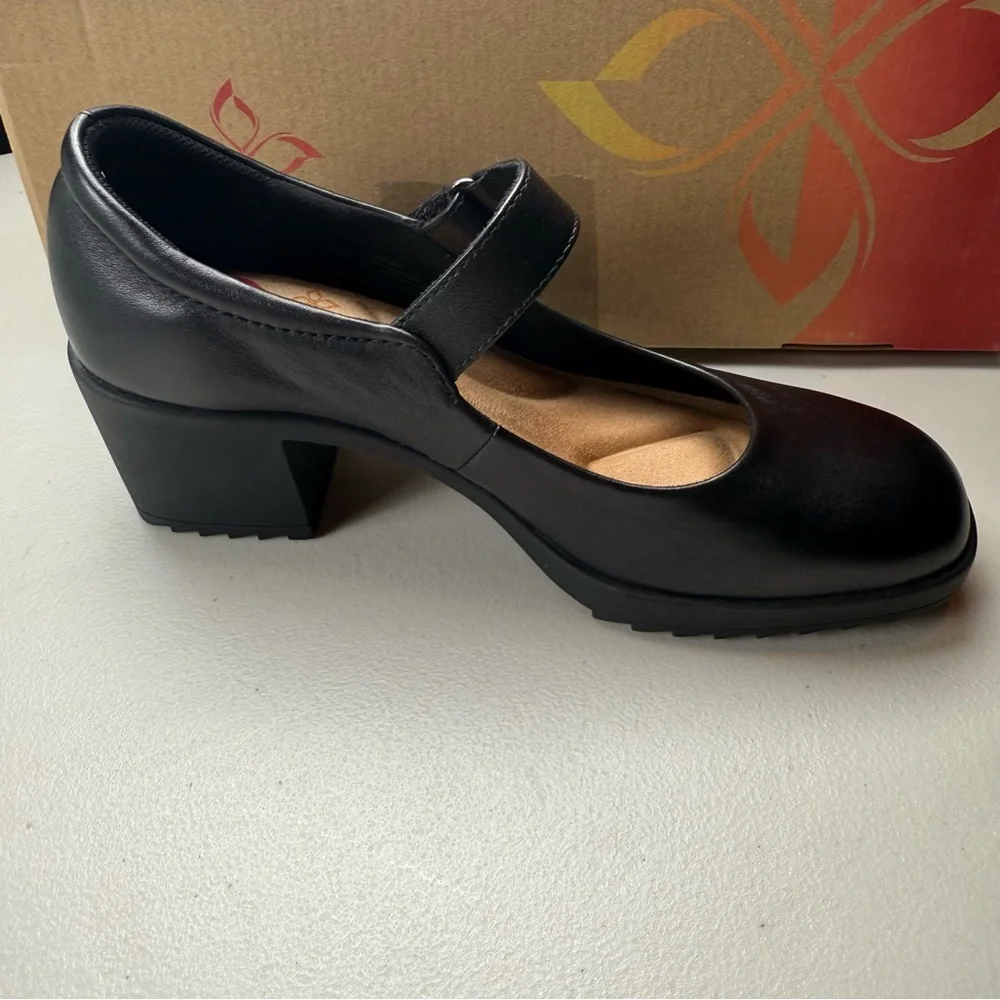 Comfortiva‎ Hayes Mary Jane Pump, Black Leather, size 7.5 - Picture 4 of 8
